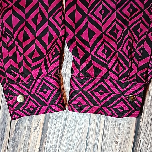 NEW DANA BUCHMAN CRANBERRY & BLACK LONG ROLL TAB SLEEVE BUTTON UP BLOUSE - Picture 12 of 16